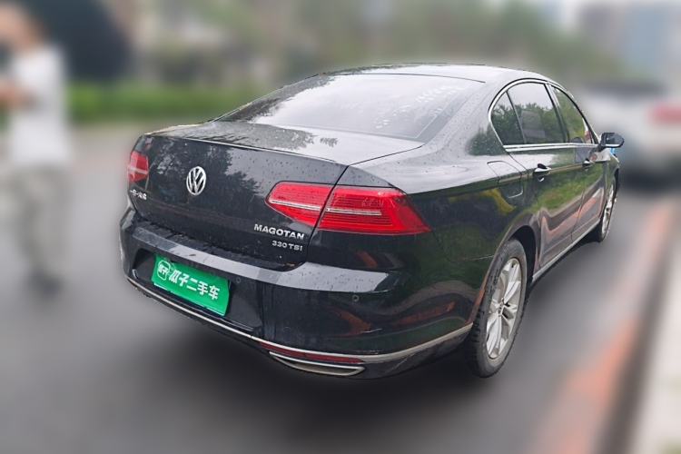 Used Volkswagen Magotan 2017 330TSI DSG Luxury Model Rear Right 45 Deg