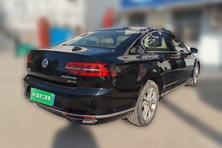 Used Volkswagen Magotan 2017 380TSI DSG Luxury Model Rear Right 45 Deg