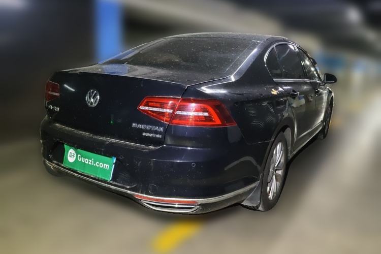 Used Volkswagen Magotan 2017 330TSI DSG Luxury Model Rear Right 45 Deg