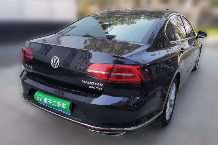 Used Volkswagen Magotan 2017 380TSI DSG Luxury Model Rear Right 45 Deg