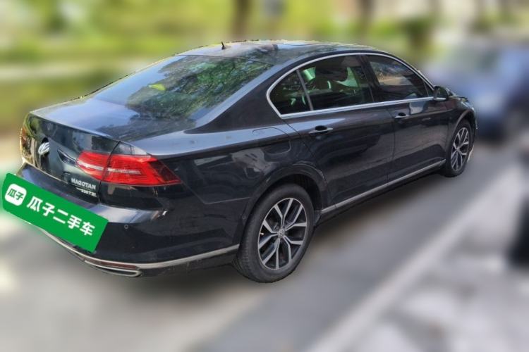 Used Volkswagen Magotan 2017 330TSI DSG Luxury Model Rear Right 45 Deg