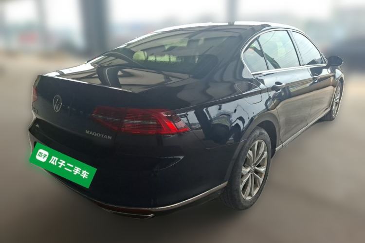 Used Volkswagen Magotan 2017 380TSI DSG Luxury Model Rear Right 45 Deg