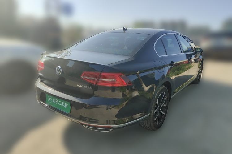 Used Volkswagen Magotan 2017 330TSI DSG Luxury Model Rear Right 45 Deg