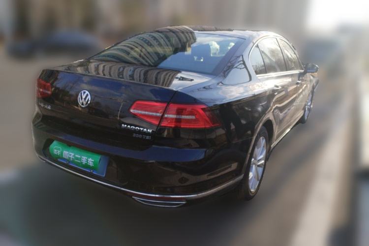 Used Volkswagen Magotan 2017 330TSI DSG Luxury Model Rear Right 45 Deg
