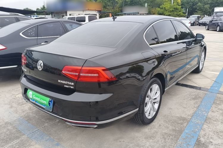 Used Volkswagen Magotan 2017 380TSI DSG Luxury Model Rear Right 45 Deg