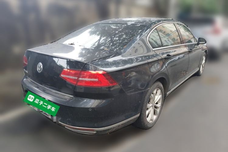 Used Volkswagen Magotan 2017 330TSI DSG Luxury Model Rear Right 45 Deg