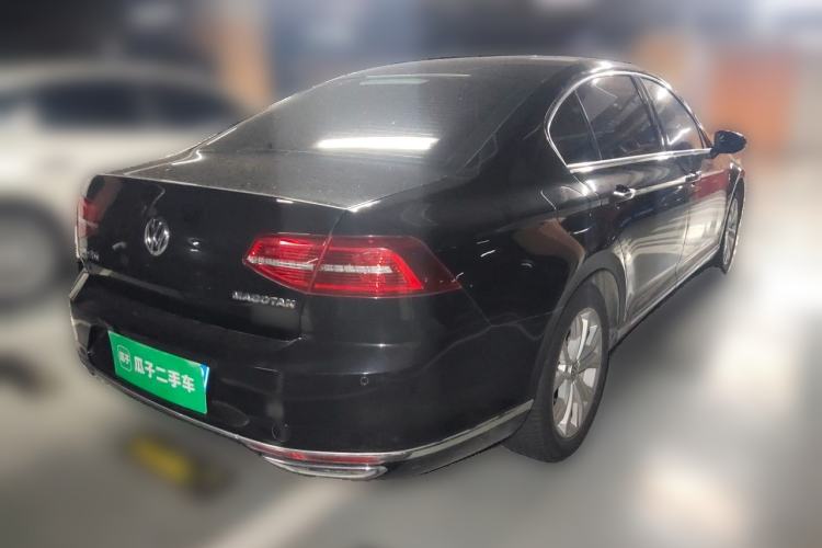 Used Volkswagen Magotan 2017 330TSI DSG Luxury Model Rear Right 45 Deg