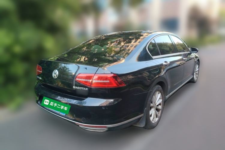 Used Volkswagen Magotan 2017 330TSI DSG Leading Model Rear Right 45 Deg
