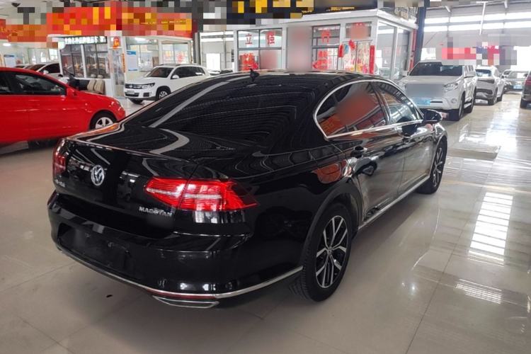Used Volkswagen Magotan 2017 330TSI DSG Luxury Model Rear Right 45 Deg