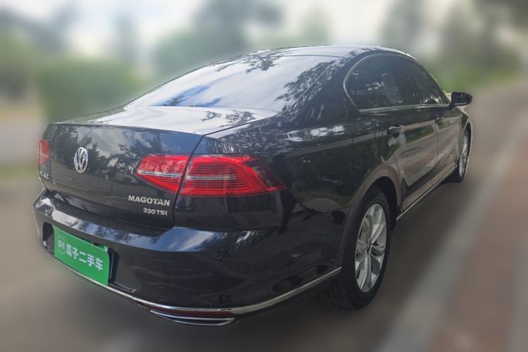 Used Volkswagen Magotan 2017 330TSI DSG Luxury Model Rear Right 45 Deg