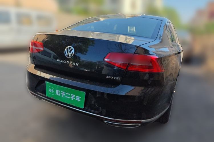 Used Volkswagen Magotan 2017 330TSI DSG Luxury Model Rear Right 45 Deg