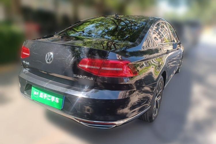 Used Volkswagen Magotan 2017 330TSI DSG Luxury Model Rear Right 45 Deg