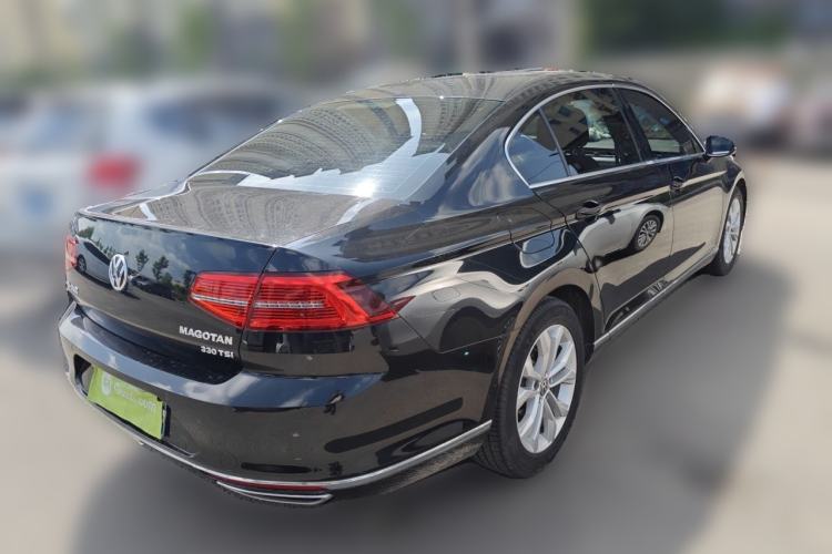 Used Volkswagen Magotan 2017 330TSI DSG Luxury Model Rear Right 45 Deg