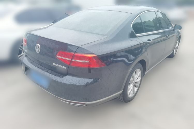Used Volkswagen Magotan 2017 330TSI DSG Luxury Model Rear Right 45 Deg