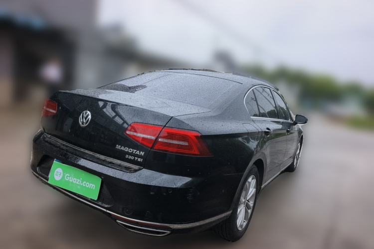 Used Volkswagen Magotan 2017 330TSI DSG Luxury Model Rear Right 45 Deg