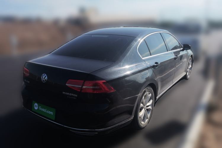 Used Volkswagen Magotan 2017 330TSI DSG Luxury Model Rear Right 45 Deg