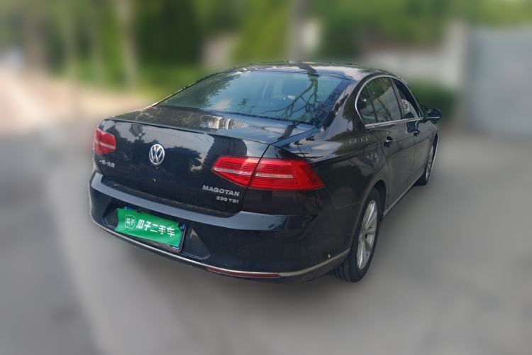 Used Volkswagen Magotan 2017 330TSI DSG Leading Model Rear Right 45 Deg
