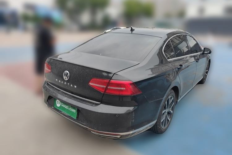 Used Volkswagen Magotan 2017 330TSI DSG Luxury Model Rear Right 45 Deg