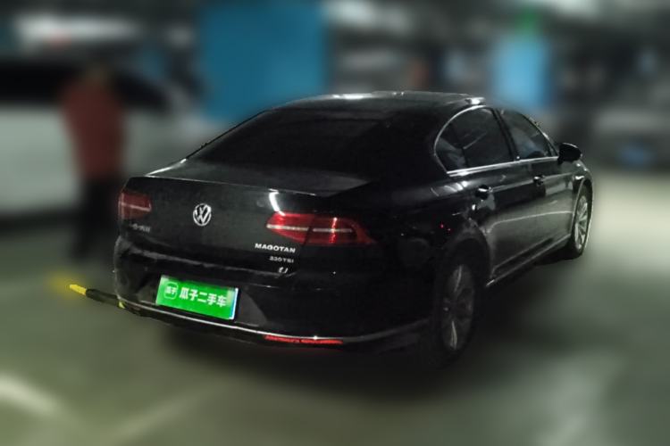 Used Volkswagen Magotan 2017 330TSI DSG Leading Model Rear Right 45 Deg