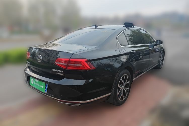 Used Volkswagen Magotan 2017 330TSI DSG Luxury Model Rear Right 45 Deg