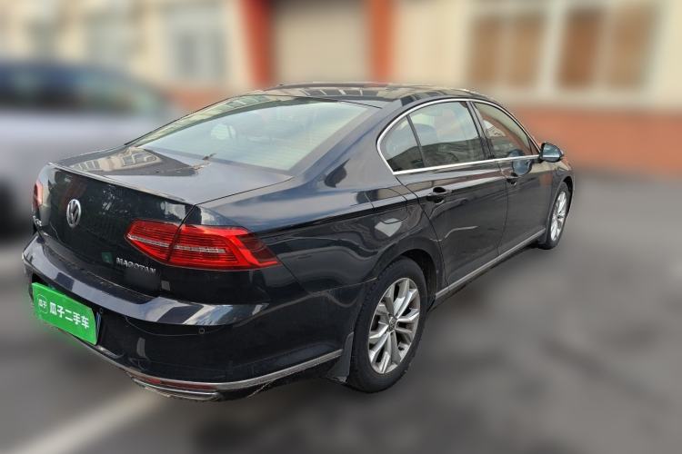 Used Volkswagen Magotan 2017 330TSI DSG Luxury Model Rear Right 45 Deg