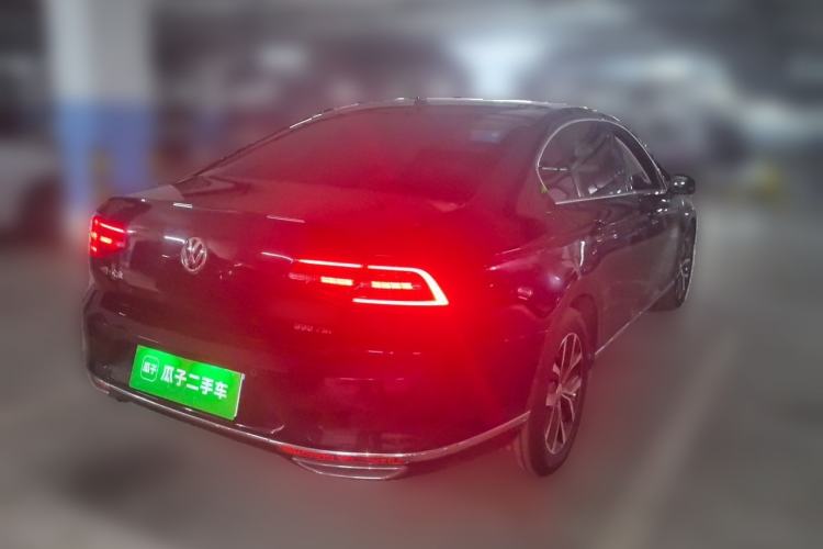 Used Volkswagen Magotan 2017 330TSI DSG Luxury Model Rear Right 45 Deg