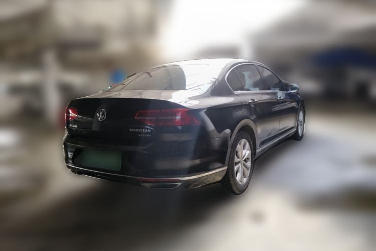Used Volkswagen Magotan 2017 380TSI DSG Luxury Model Rear Right 45 Deg
