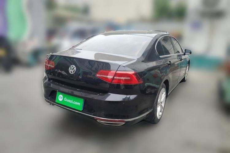 Used Volkswagen Magotan 2017 380TSI DSG Luxury Model Rear Right 45 Deg