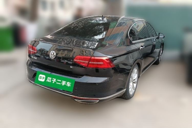 Used Volkswagen Magotan 2017 380TSI DSG Luxury Model Rear Right 45 Deg