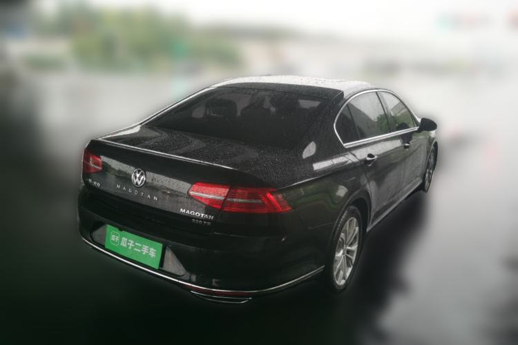 Used Volkswagen Magotan 2017 330TSI DSG Luxury Model Rear Right 45 Deg