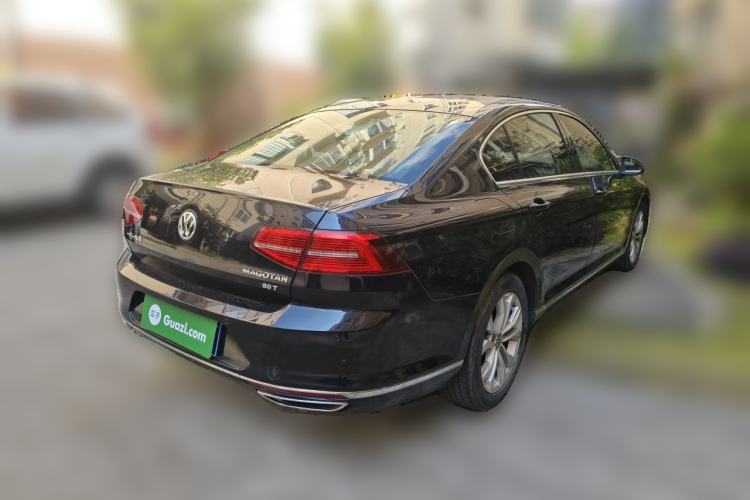 Used Volkswagen Magotan 2017 380TSI DSG Luxury Model Rear Right 45 Deg