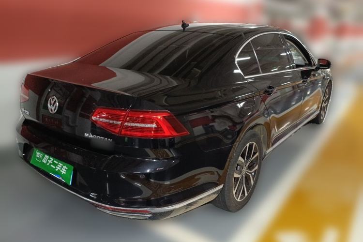 Used Volkswagen Magotan 2017 330TSI DSG Luxury Model Rear Right 45 Deg
