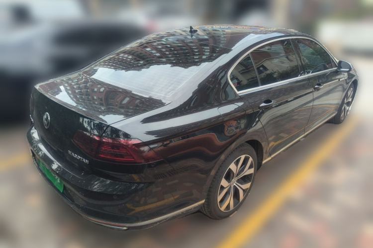 Used Volkswagen Magotan 2017 330TSI DSG Luxury Model Rear Right 45 Deg