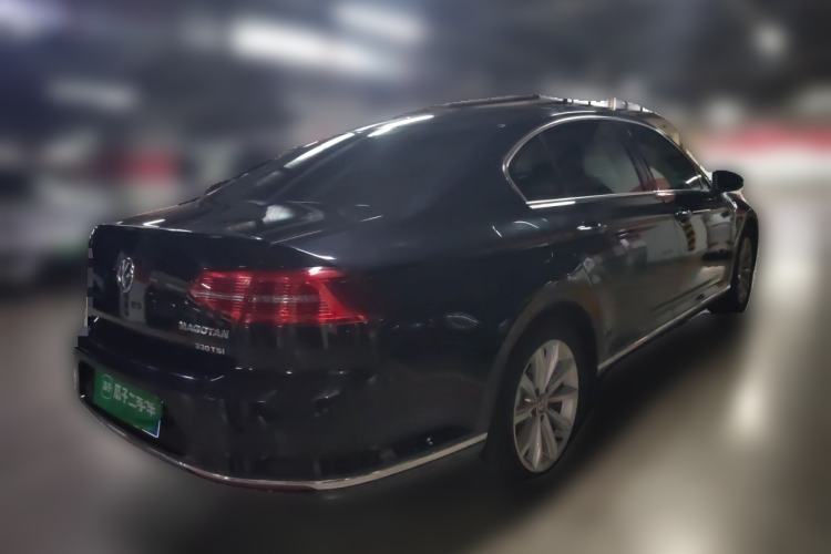 Used Volkswagen Magotan 2017 330TSI DSG Leading Model Rear Right 45 Deg