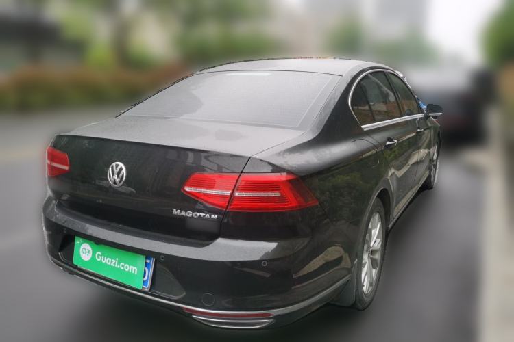 Used Volkswagen Magotan 2017 330TSI DSG Luxury Model Rear Right 45 Deg