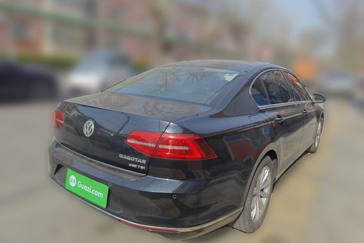 Used Volkswagen Magotan 2017 330TSI DSG Leading Model Rear Right 45 Deg