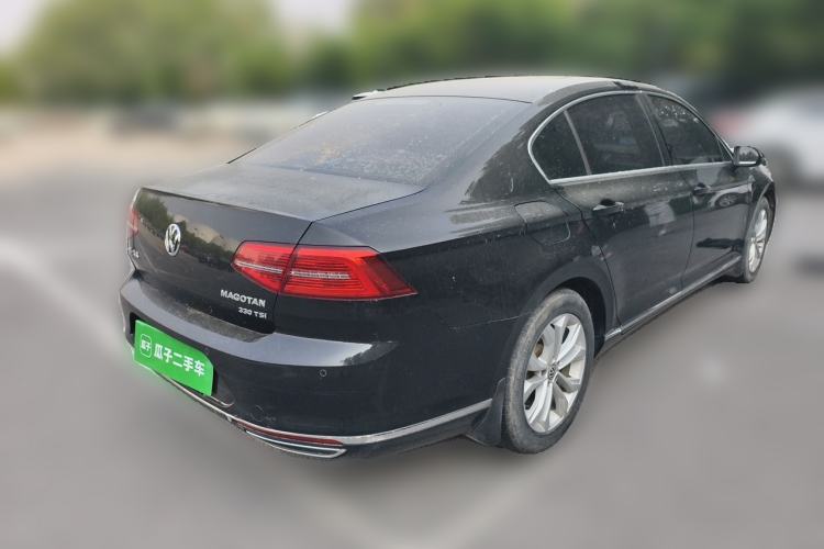 Used Volkswagen Magotan 2017 330TSI DSG Luxury Model Rear Right 45 Deg
