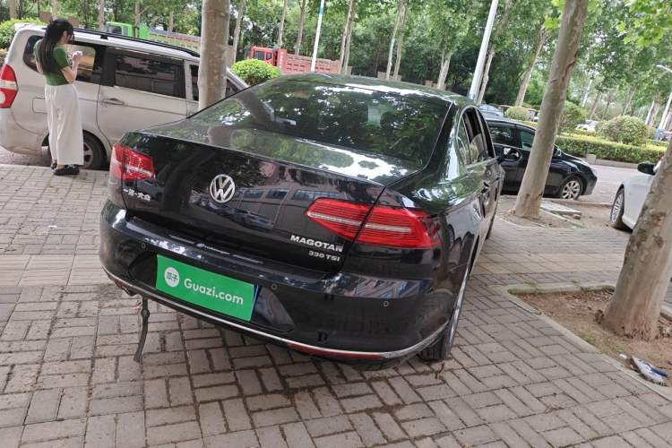 Used Volkswagen Magotan 2017 330TSI DSG Leading Model Rear Right 45 Deg