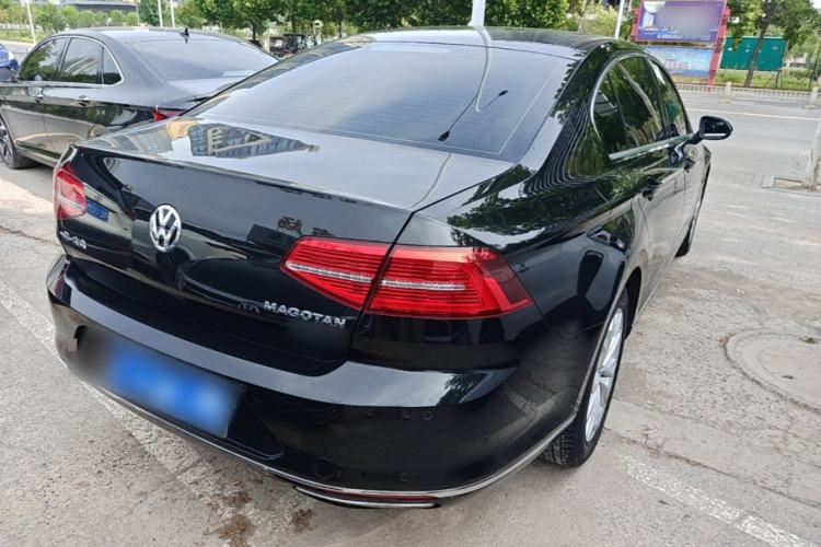 Used Volkswagen Magotan 2017 330TSI DSG Luxury Model Rear Right 45 Deg