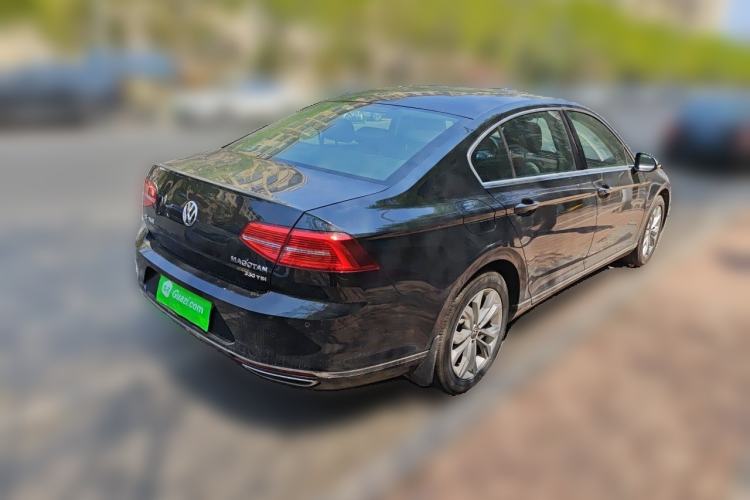 Used Volkswagen Magotan 2017 330TSI DSG Luxury Model Rear Right 45 Deg