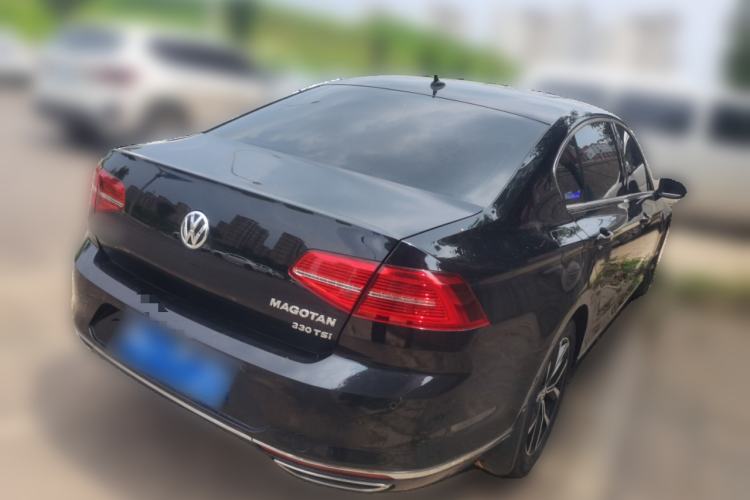 Used Volkswagen Magotan 2017 330TSI DSG Luxury Model Rear Right 45 Deg