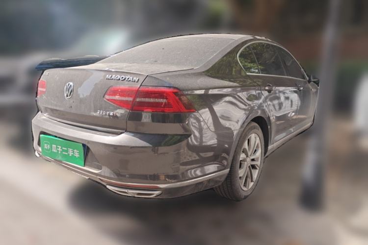 Used Volkswagen Magotan 2017 330TSI DSG Luxury Model Rear Right 45 Deg