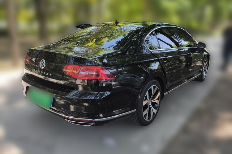 Used Volkswagen Magotan 2017 380TSI DSG Flagship Edition Rear Right 45 Deg