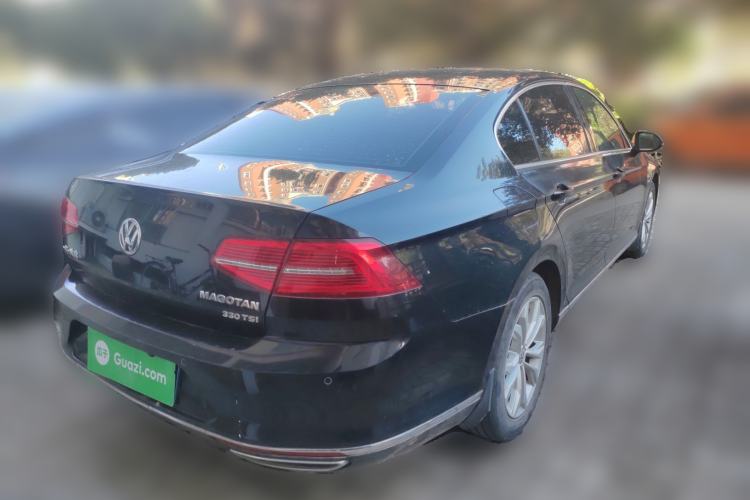 Used Volkswagen Magotan 2017 330TSI DSG Luxury Model Rear Right 45 Deg