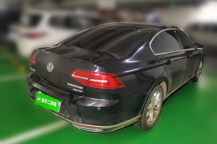 Used Volkswagen Magotan 2017 330TSI DSG Luxury Model Rear Right 45 Deg