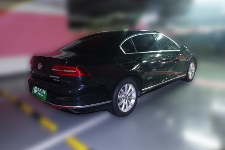 Used Volkswagen Magotan 2017 330TSI DSG Leading Model Rear Right 45 Deg