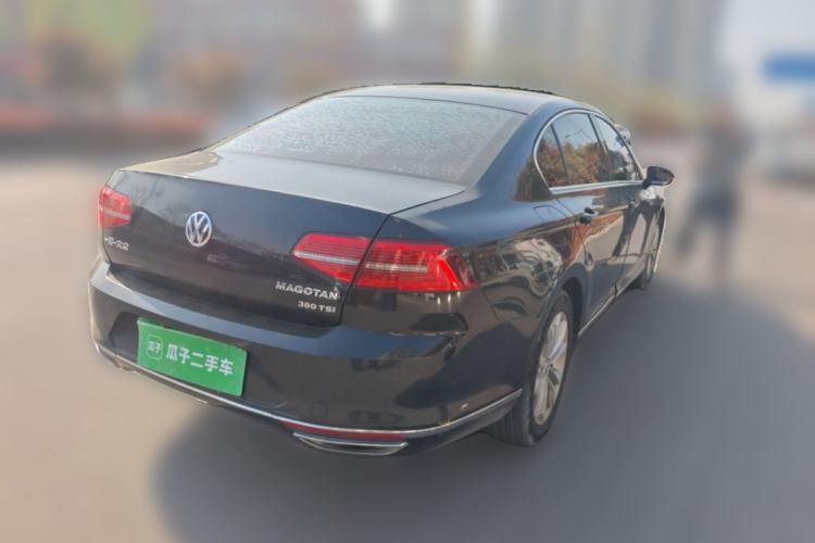 Used Volkswagen Magotan 2017 380TSI DSG Luxury Model Rear Right 45 Deg