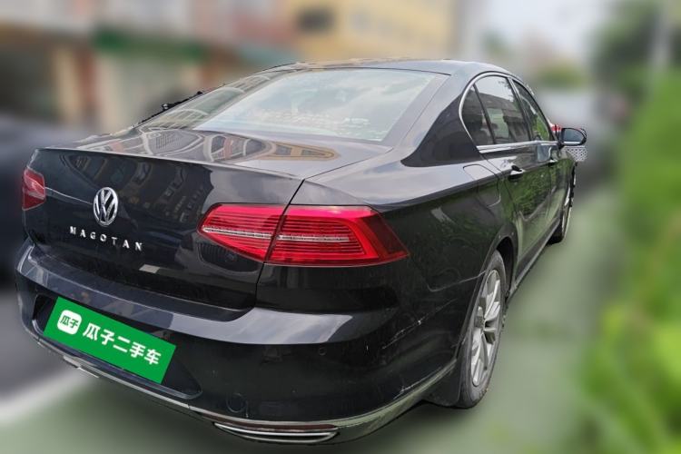 Used Volkswagen Magotan 2017 330TSI DSG Luxury Model Rear Right 45 Deg