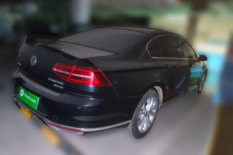 Used Volkswagen Magotan 2017 330TSI DSG Luxury Model Rear Right 45 Deg