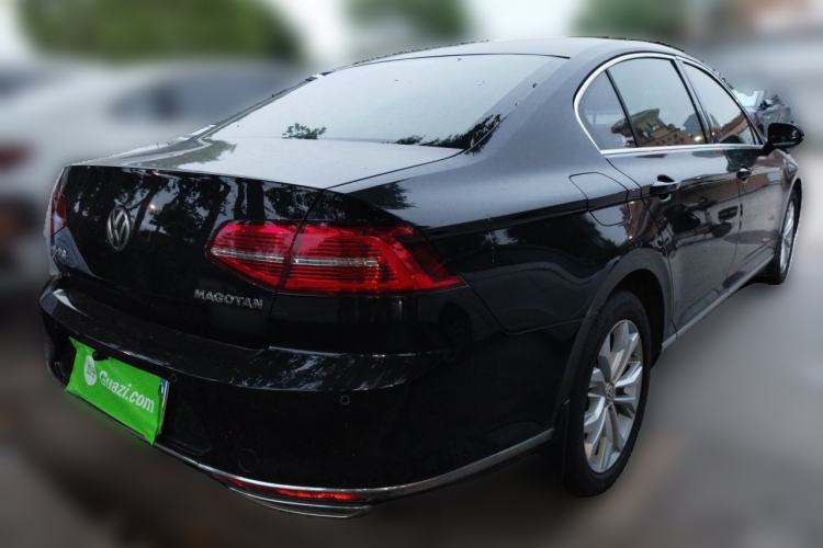 Used Volkswagen Magotan 2017 330TSI DSG Luxury Model Rear Right 45 Deg